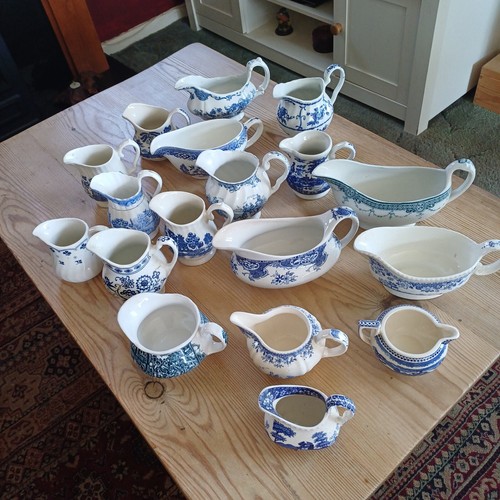 18 Vintage Blue & White China Jugs And Gravy Boats Inc Spode & Wedgwood