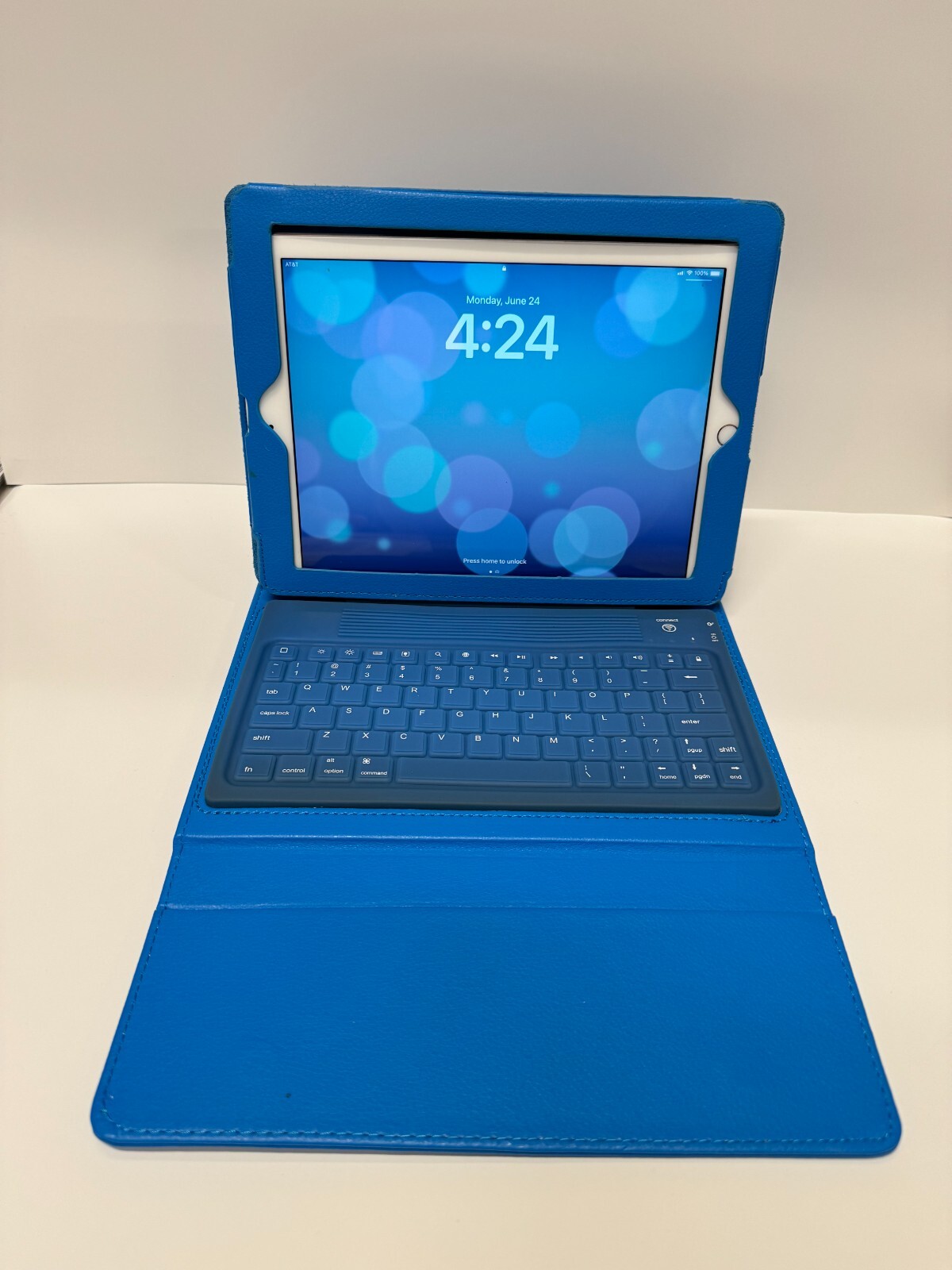 Ipad cover with Bluetooth keyboard and accessories Blue-image