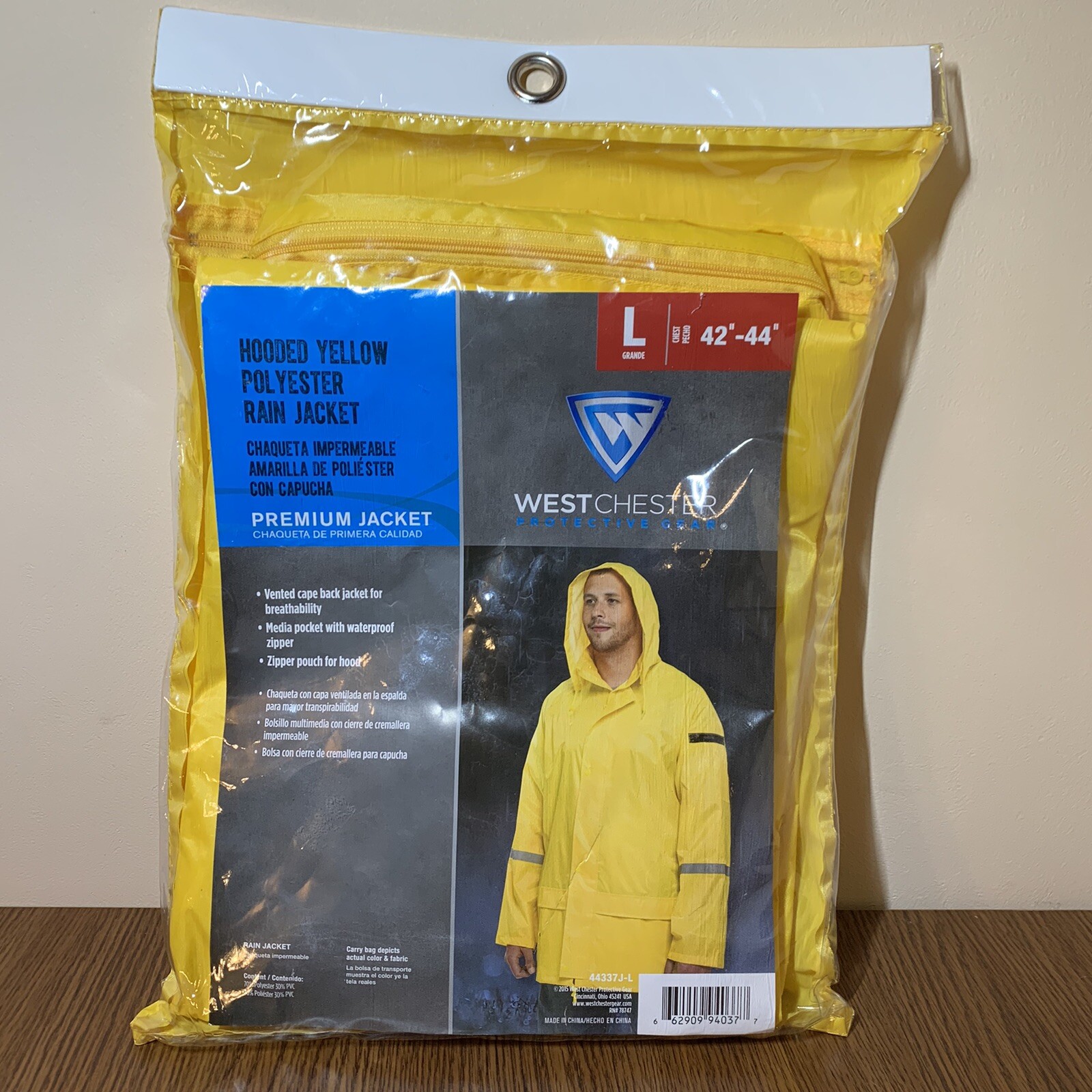 the handbolsa raincoat