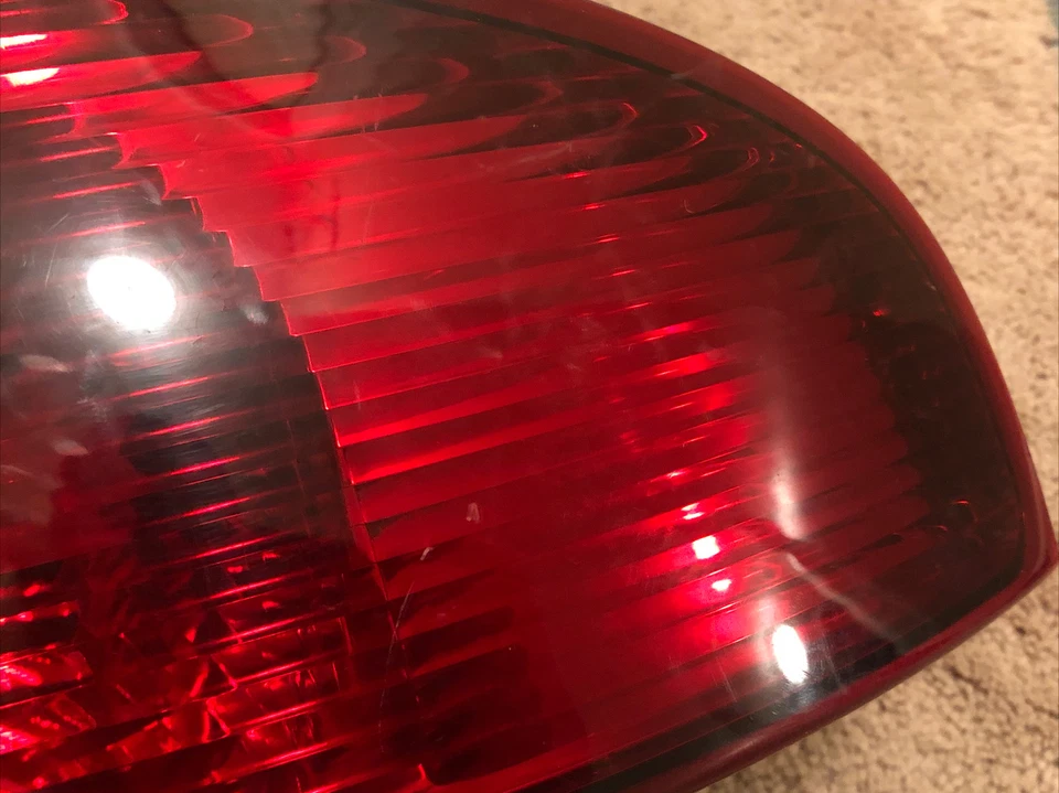 原始设备制造商 01-06 道奇 Stratus Sedan - 乘客右手卤素外尾灯 04805350AA — 第 4/4 张图片
