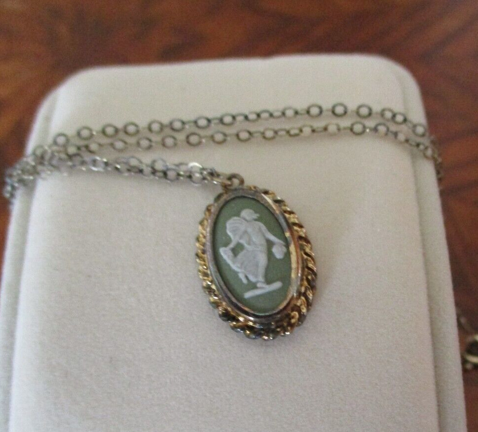 WEDGWOOD GREEN JASPERWARE PENDANT W/ STERLING SILVER … Gem