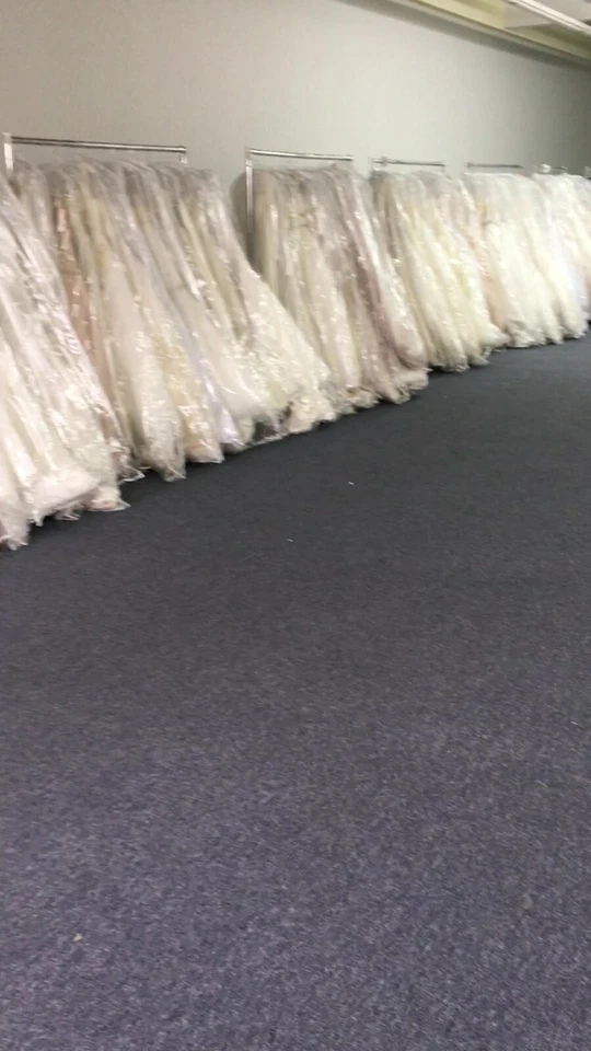 Resale Bridal Gowns Lot of 10 Venus Designer Wedding Dresses Retail $15 000++ Foto 2 de 4