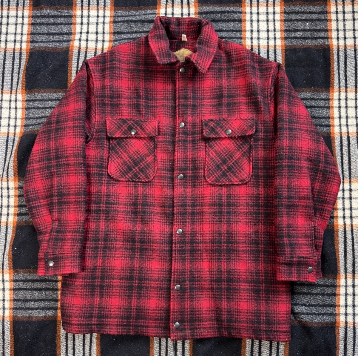VTG Woolrich Flannel Snap Sherpa Lined Field Chore Jacket Size M Plaid Red USA