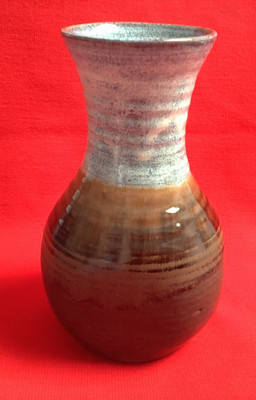 RICHARD JAN CHAPMAN CANTERBURY KERAMIK 8 1/2'' AUSGESTELLTE VASE HELLBLAU BRAUNE GLASUR