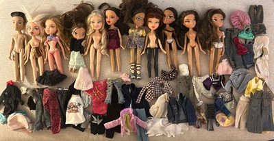 Bratz Puppe Konvolut x11 mit Kleidung, Schuhen und Zubehör - frühe 2000er Klassiker