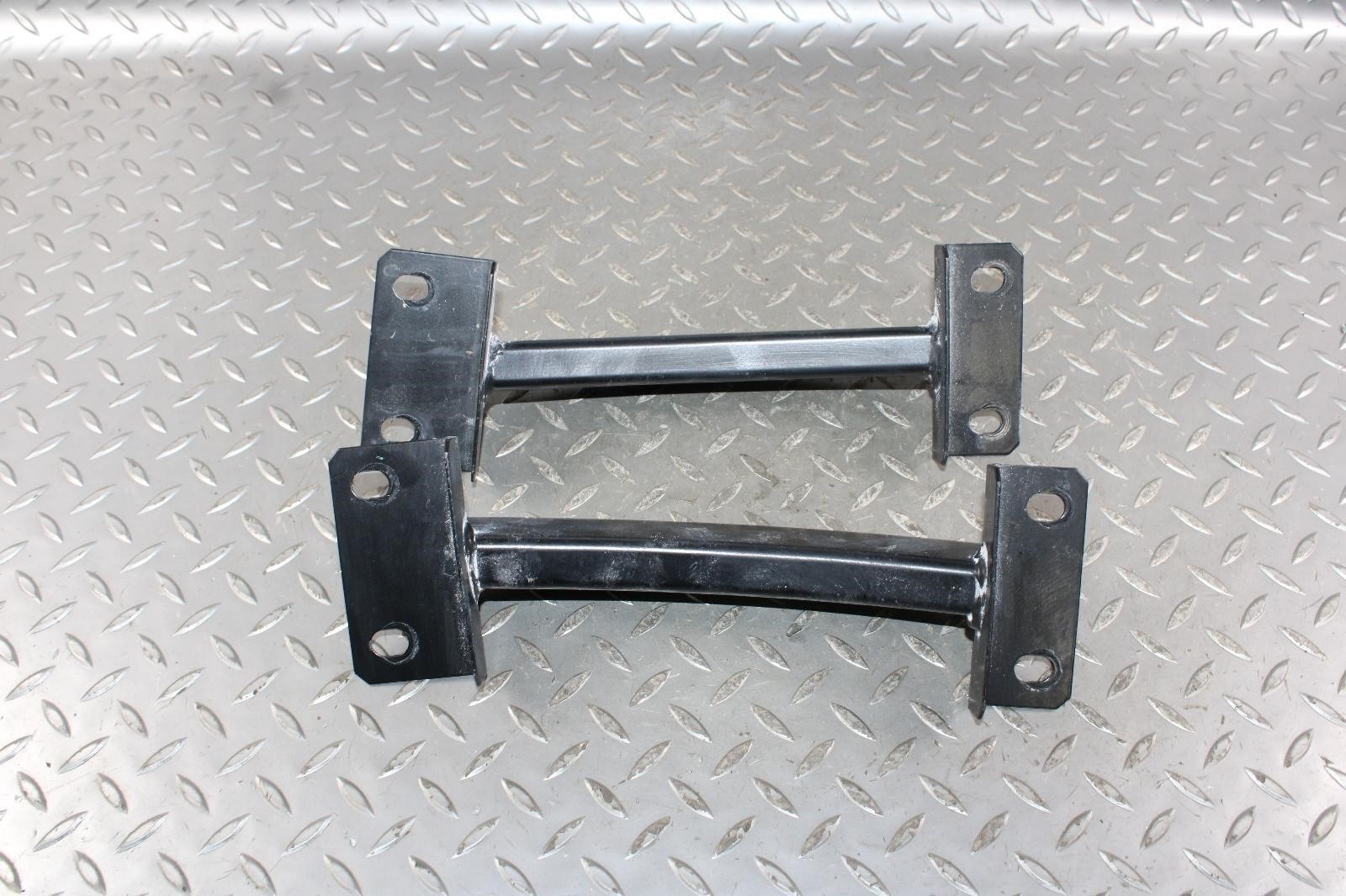 14-20 Ghibli Front LH RH Bumper Side Support Mount Brackets Pair 2x OEM Factory