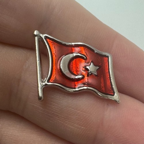 Republic of Turkey Turkiye Flag Lapel Pin Red Crescent Star National Waving