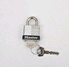 105D Master Lock Pad Lock 2 Keys, New