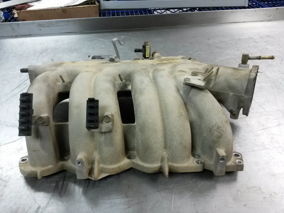 Colector de admisión superior para Nissan Pathfinder 3.0 90-94 Foto 2 de 4