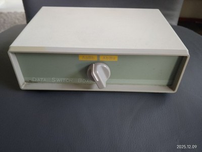 Extrem hochwertiger COMPUTER SWITCH UMSCHALTER 9 Pol SUB-D A+B+a+b Metall    K20