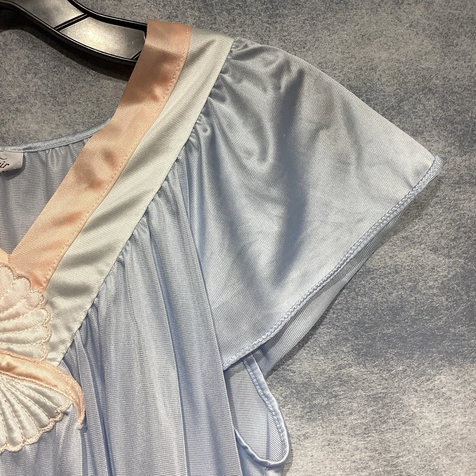 Vintage Vanity Fair Blue Nightie Gown Made in USA 100% Nylon Size Medium 46"Bust - Image 4 of 4