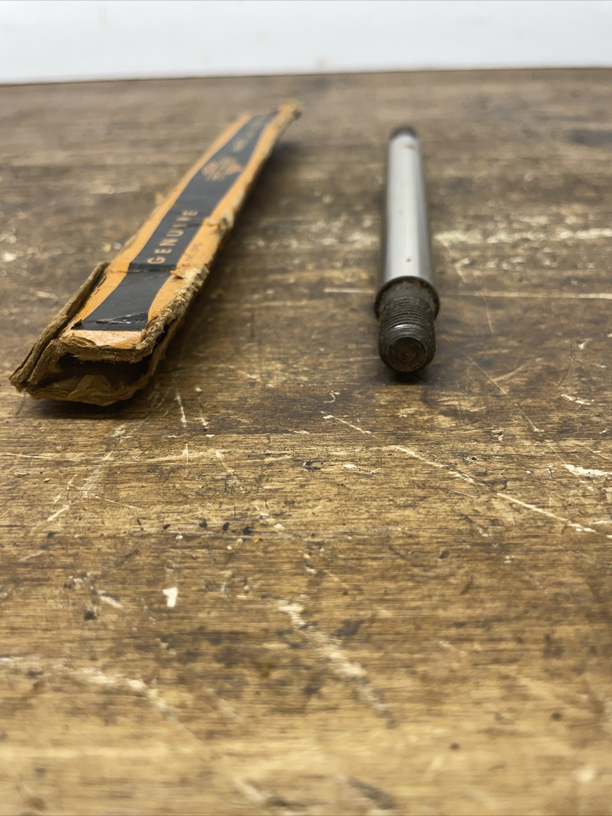 NOS OEM Rocker Arm Shaft Harley Davidson Knucklehead 1744139 Front