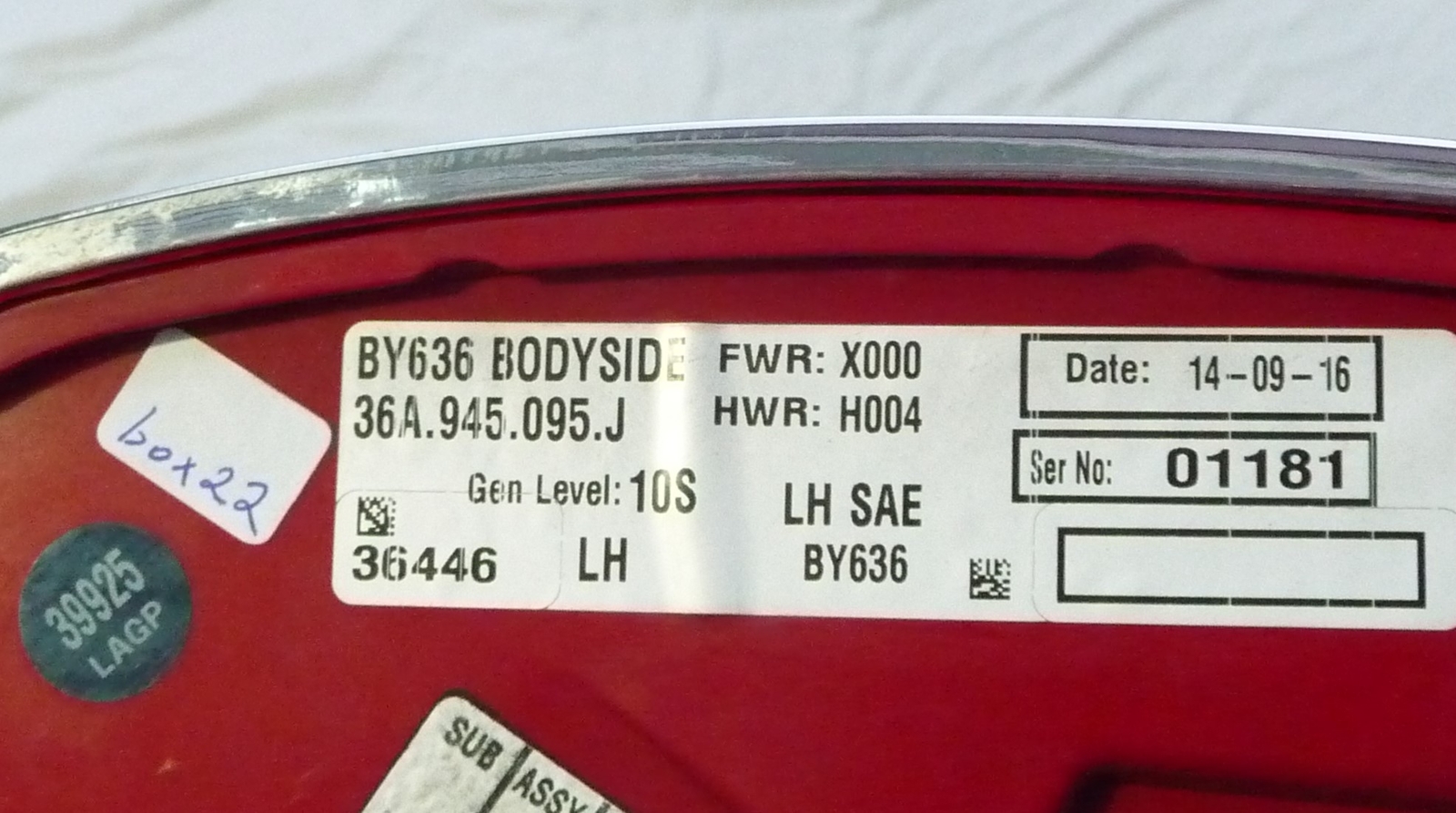 17-20 Bentley Bentayga Rear Left Tailgate LED Taillight 36A945095J For Parts OEM