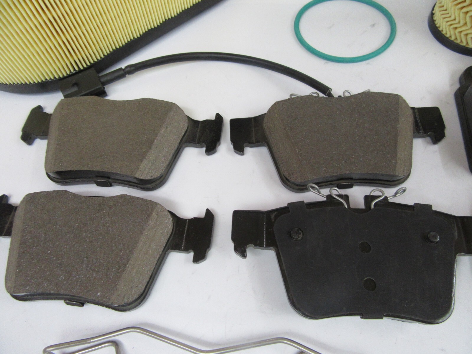 Maserati Ghibli 17-23 front rear brake pads air cabin oil filter #509