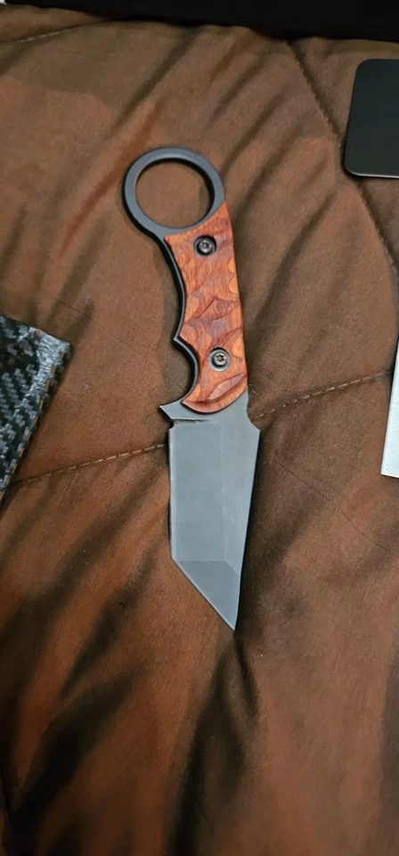 Cuchillo de hoja fija Dagr & Nott Ringed Tonto Crimson Out Full Tang Foto 4 de 4