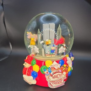 2001 Macys Thanksgiving's Day Parade Musical Snow Globe Twin Towers 75th Water