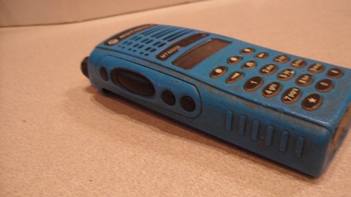 Motorola MTX4550 UHF 403-470MHz 4w Two Way Radio AAH25RCH4GC6BN AS-IS - Picture 3 of 6