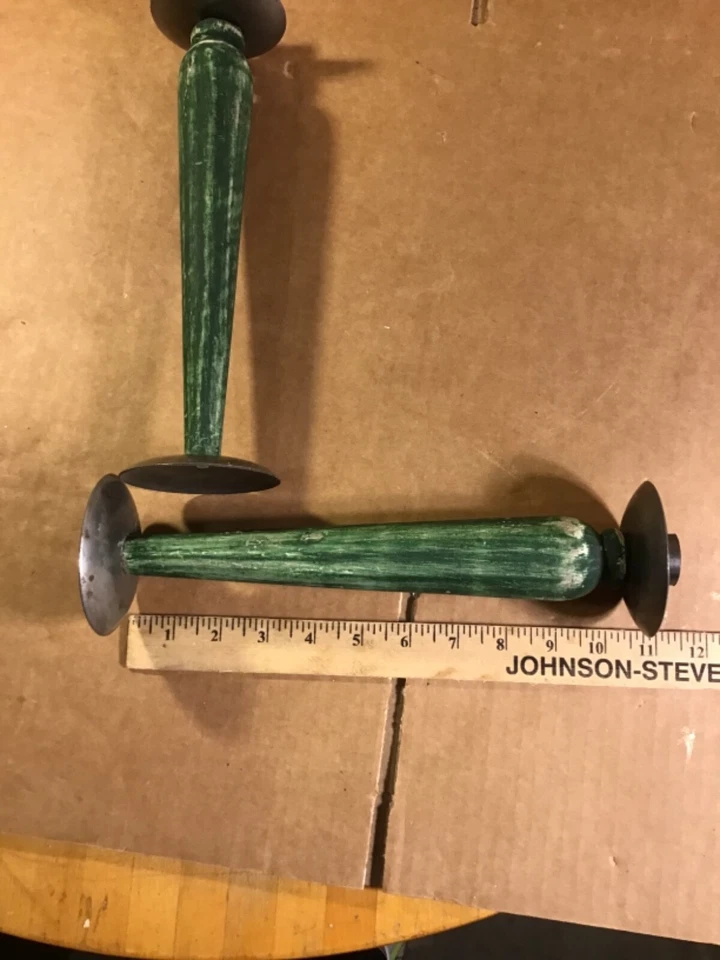 "JUEGO DE 2 CANDELABROS PRIMITIVOS DE METAL RÚSTICO ENVEJECIDO MADERA DE CAMPO DE 11""" Foto 4 de 4