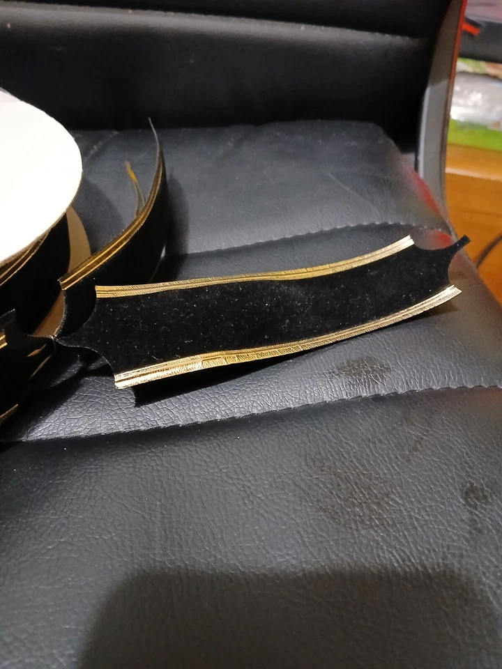 Carretel completo QUALATEX MASTER BOW RIBBON acabamento dourado preto macio - Imagem 2 de 4