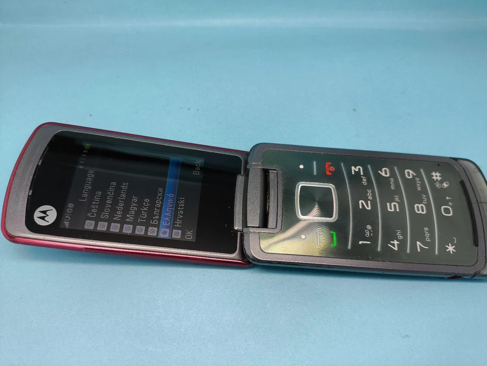 Motorola Gleam Red (Unlocked )  Mobile Phone - Image 4 of 4