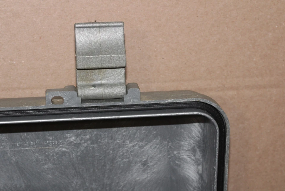 ЧРЕЗВЫЧАЙНО РЕДКАЯ КАМЕРА NIKON NIKONOS ВОДОНЕПРОНИЦАЕМАЯ ВОДОНЕПРОНИЦАЕМАЯ БОЛЬШОЙ ЧЕХОЛ СЕРЕБРИСТАЯ - Изображение 3 из 3