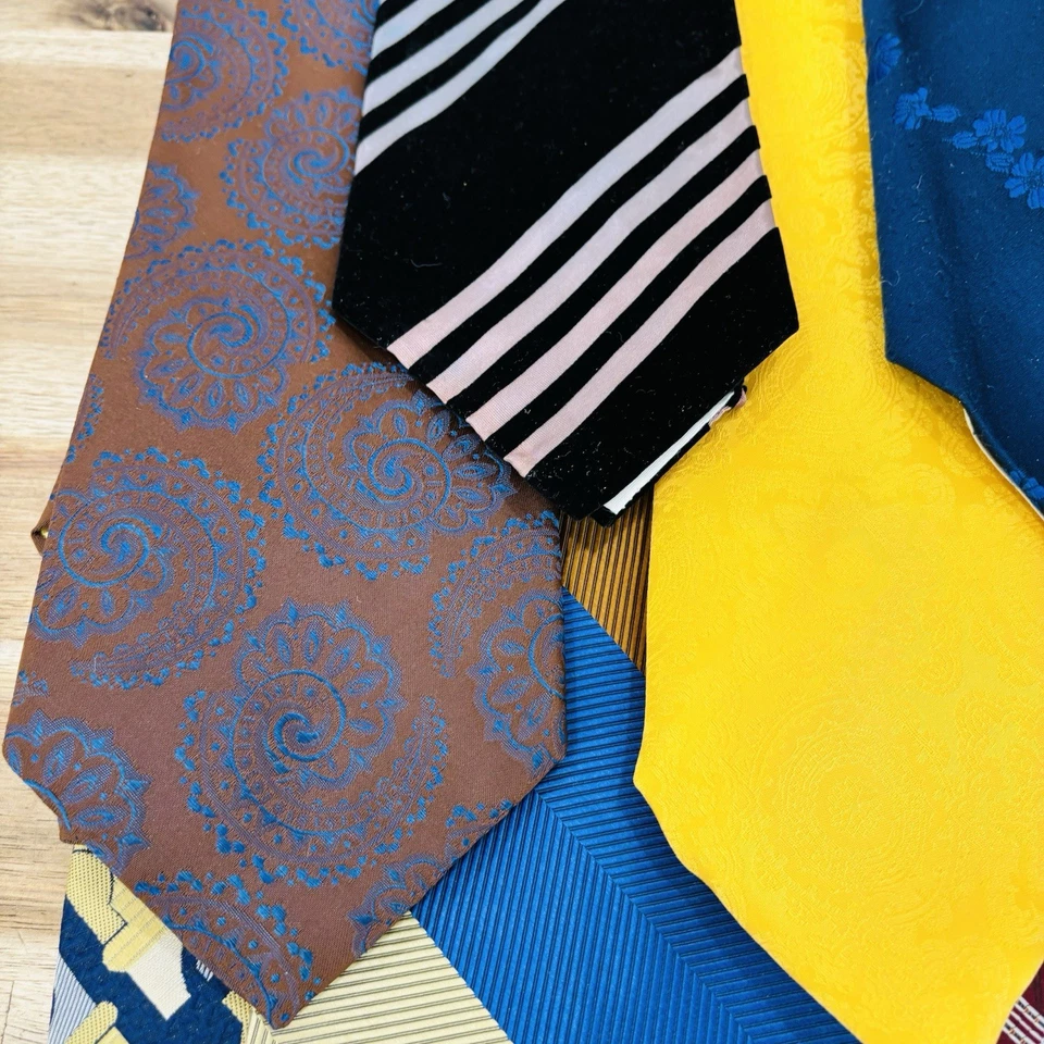 Lote de 22 Corbatas de Cuello Vintage Años 60 70 80 Seda Poliéster Fuertes Patrones Coloridos Foto 2 de 4