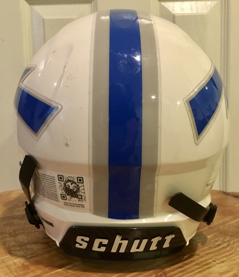 Schutt Vengeance A11 Youth Medium Football Helmet With Chin Strap