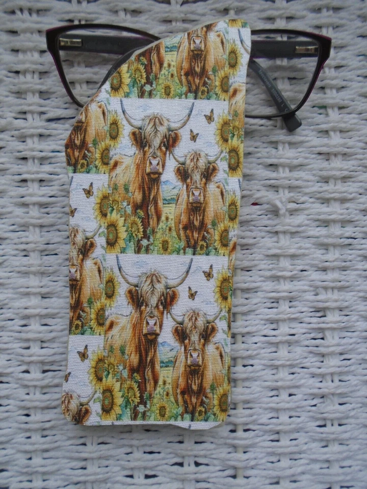 TRENDING TEXTILES Highland Cows Glasses Case Padded Vision Storage Gift Cases Cow Scottish Xmas