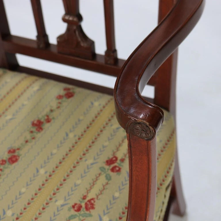 Cuatro montes antiguos Sillas traseras Vernon Hickory Chair Co Hepplewhite con escudo de caoba Foto 3 de 4