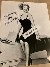 Doris Day Beautiful Leggy Singer On Top Of Her Piano Original Signature