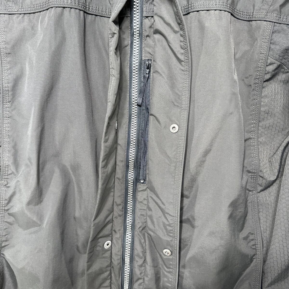 Vintage Oakley Software Jacket Mens Sz M Gray Center O Vintage Oakley Software Jacket Mens Sz M Gray Center O