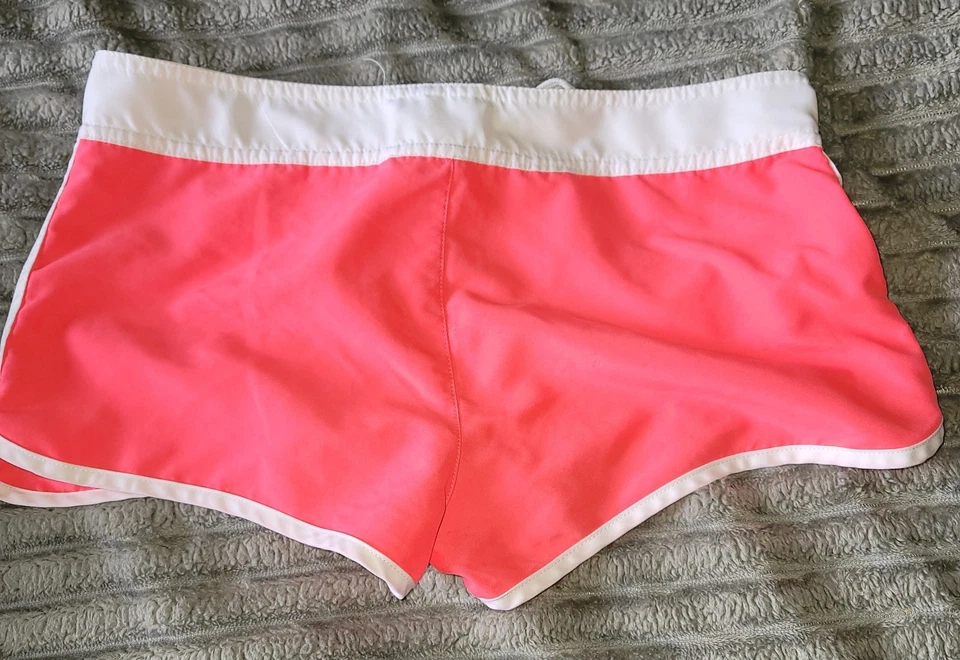 Pantalones Cortos OP Ocean Pacific Para Mujer Talla S 3-5 Coral y Blanco con Lentejuelas Foto 2 de 3