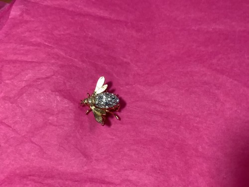 precious Tiny Bee pin brooch gold color rhinestones 1" x 1.25" unbranded - Picture 7 of 9