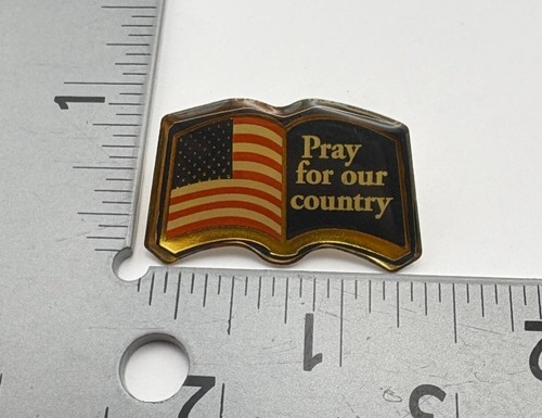 Pin de solapa bandera americana reza por nuestro país patriótico tono dorado Biblia abierta - Imagen 3 de 6
