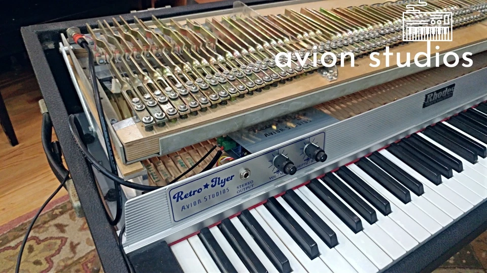 Preamplificador, ecualizador y trémolo Fender Rhodes Active Retrofit - The RetroFlyer Foto 3 de 4