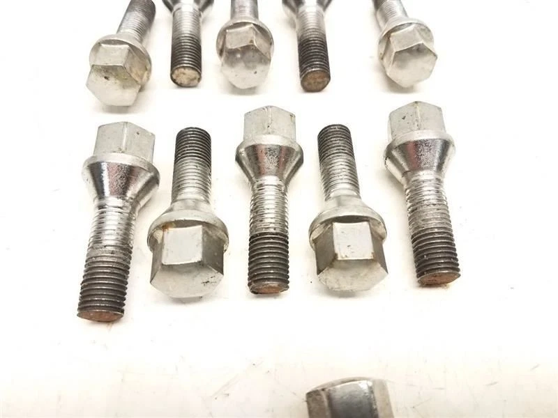 BMW 318I 1995 (1,8 L / 5 MT) *JUEGO* pernos/estubos de rueda - cromo Foto 3 de 4