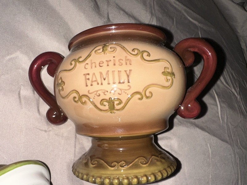 Ceramic Jar Candle With Lid "Cherish Family" Beige/Burgundy/Green Victorian