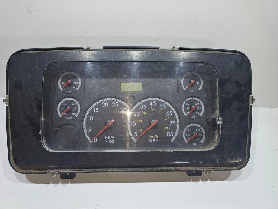 Приборная панель 2004 Sterling Acterra - Изображение 2 из 3