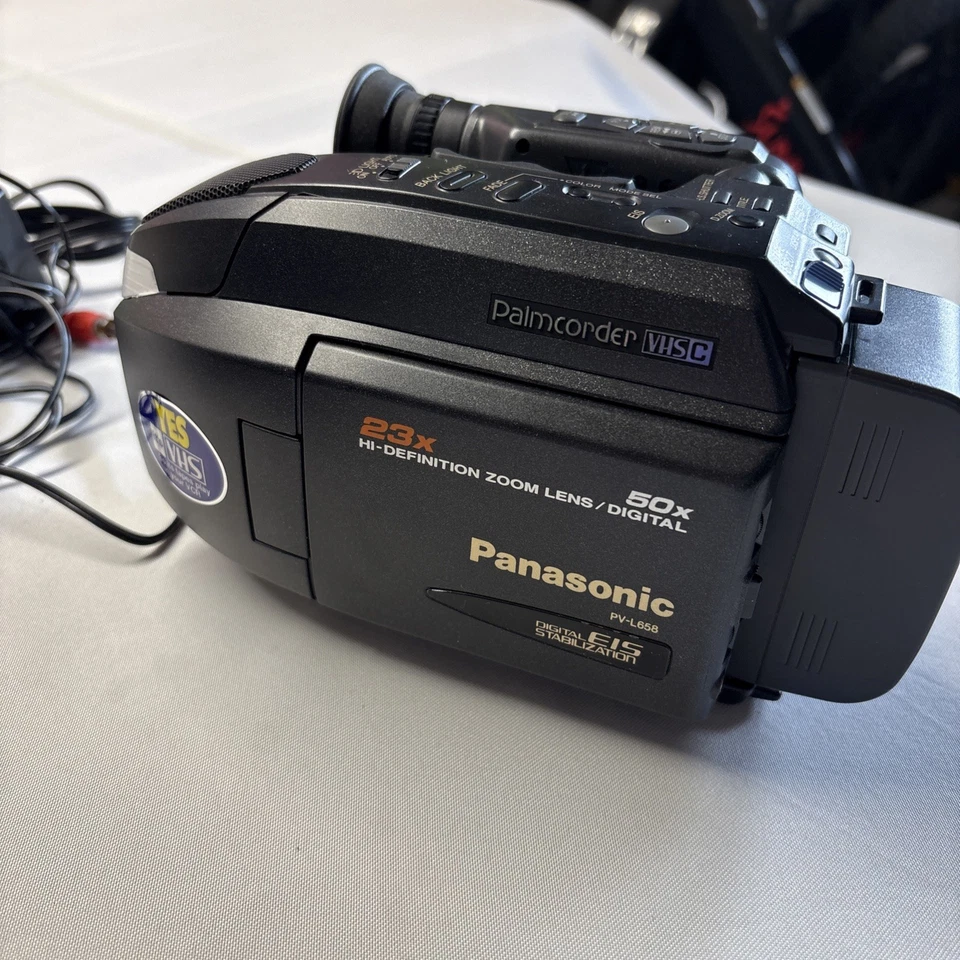 Panasonic VHS-C Palmcorder Video Camera PV-L658 w Cables, Manual, Case Battery - Image 2 of 4