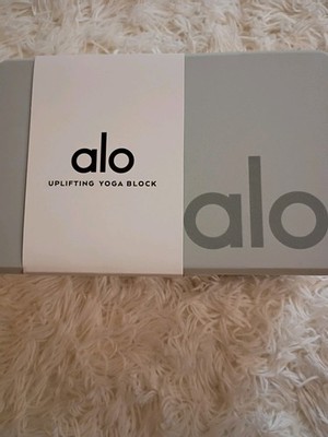 Alo Yoga Uplifting Yoga Block, New With Tag, Light Gray | eBay