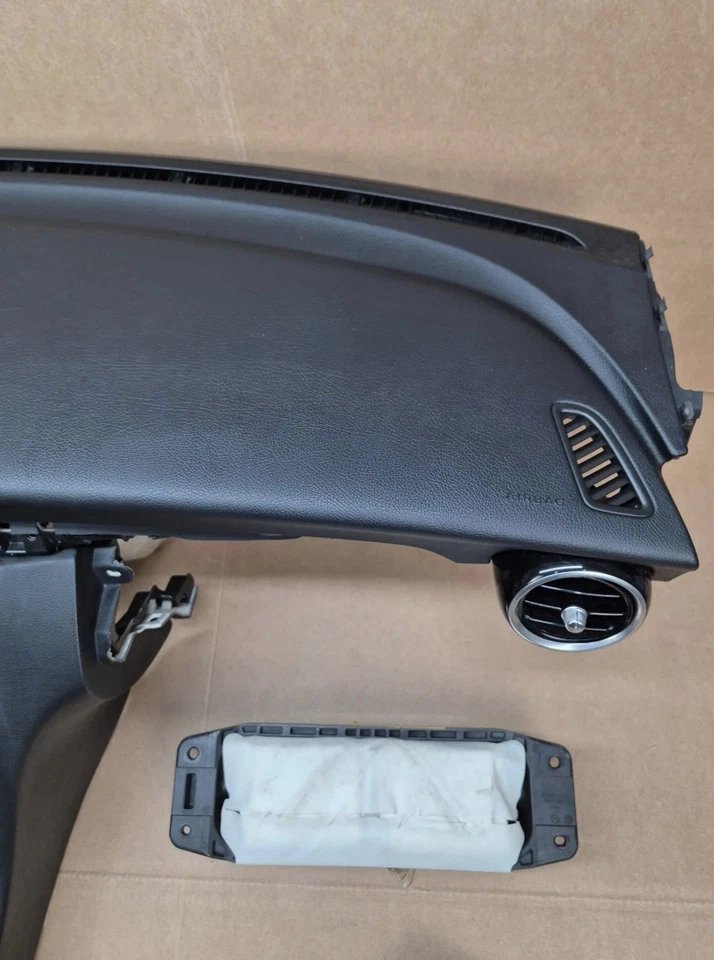 Mercedes Benz C Class W205 Dashboard A2056801704 - Image 2 of 4