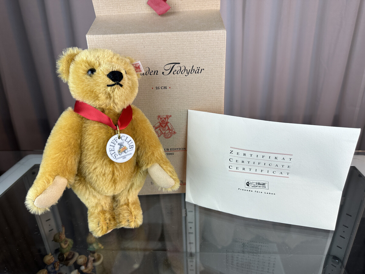 Steiff Animal 420320 Decades Teddy Bear 25 cm. Top Condition