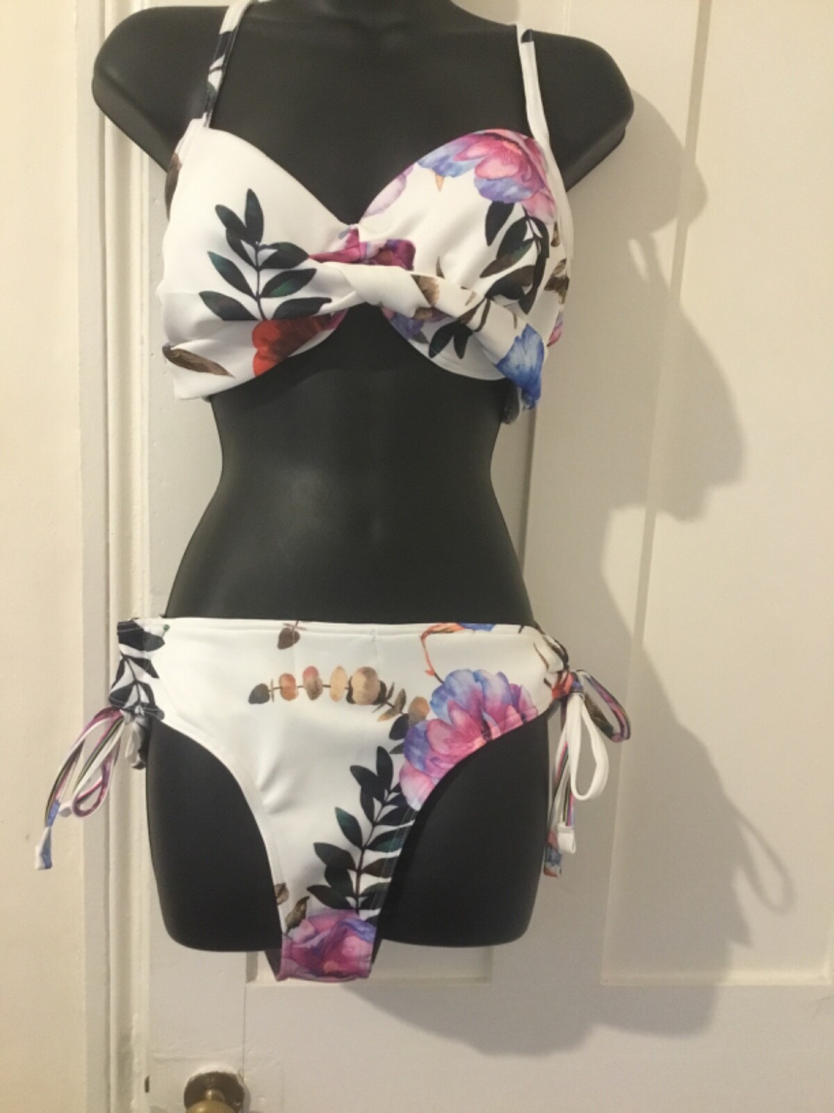 Bikini Set Front  Twist Side Classic Swimming Suit Bra 40-image