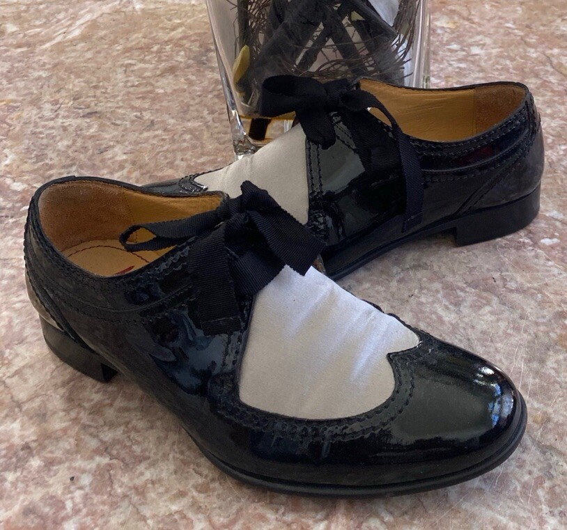 Lanvin Women's Black Patent Ribbon Lace Up Shoes Made