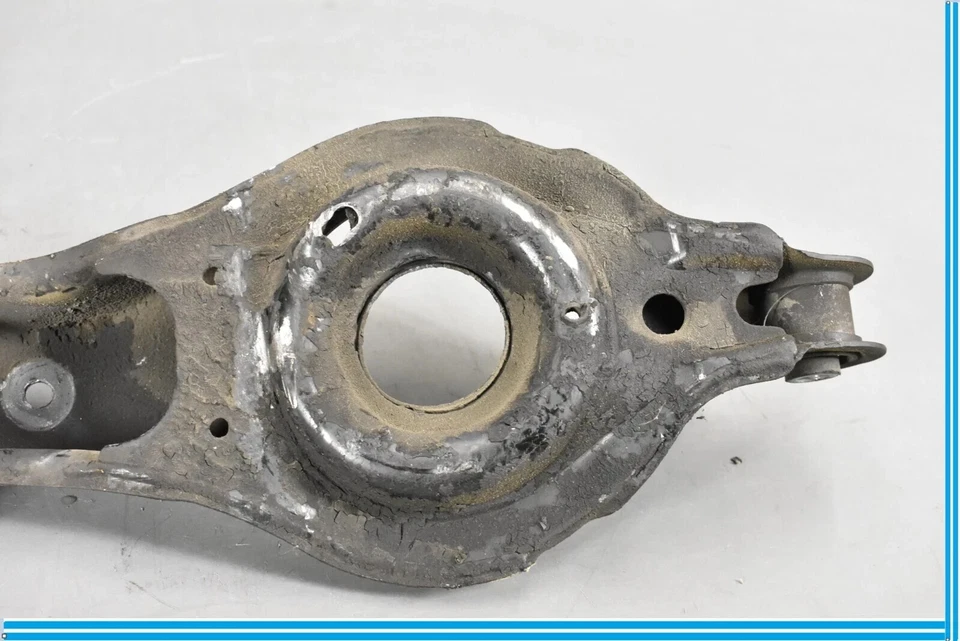 06-13 Brazo de control inferior trasero derecho del lado del pasajero Volvo C70 31277585 OEM Foto 4 de 4