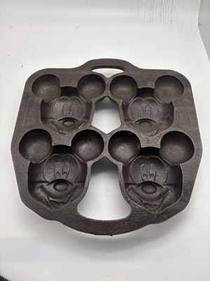 Disney USA Mickey Mouse Cast Iron Mold Muffin Cup Cake pancake Baking  Pan