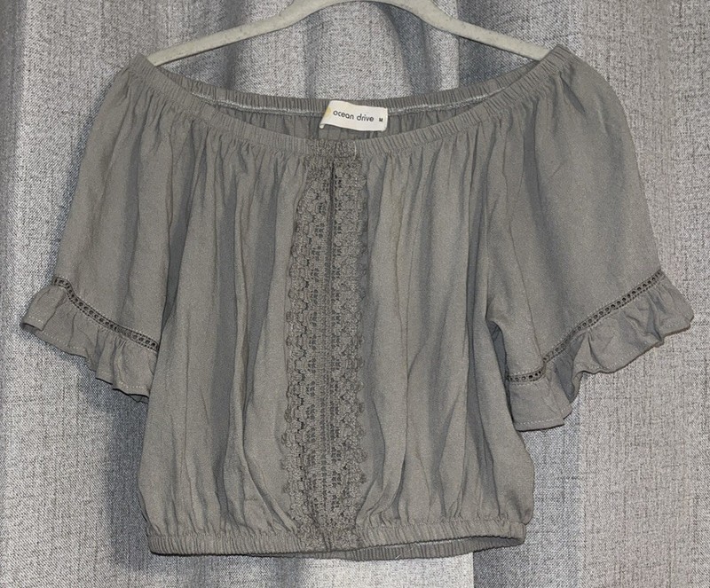 Ocean Drive Crop Of Shoulder Top Blouse. Size Medium 