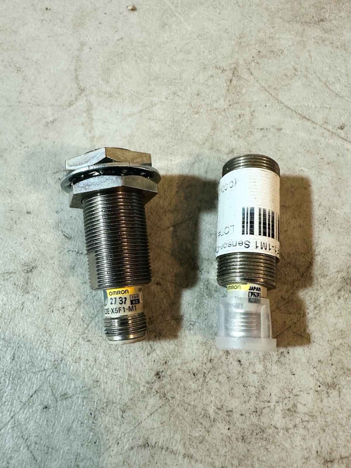 Lot Of 2! Omron Proximity Sensor E2E-X5F1-M1