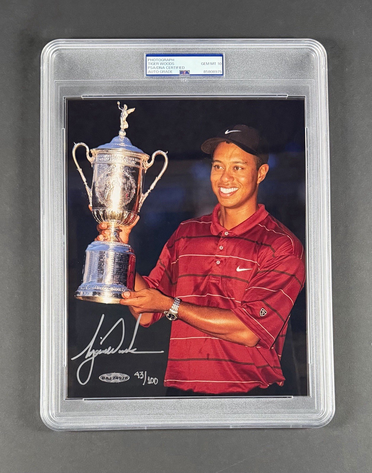 Tiger Woods PSA 10 AUTO Upper Deck 8x10 PHOTO Autograph PSA/DNA Sealed SLABBED