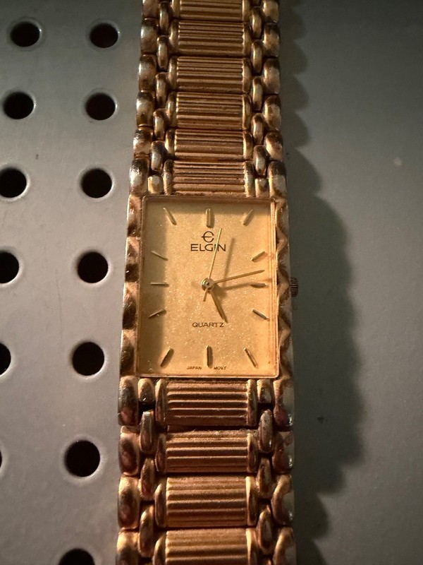 Elgin FM888017 / Y121SR626SW Mens wristwatch / Vintage Gold tone link quartz